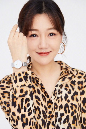 Xue Jianing portrait