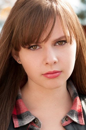 Chloe Roe portrait