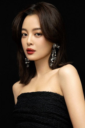Xin Zhilei portrait
