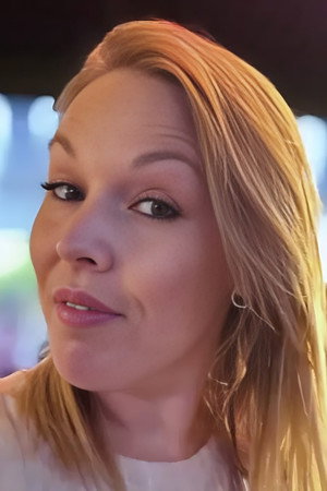 Sarah Ritchie portrait