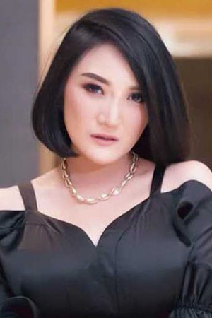 Kiki Amalia portrait