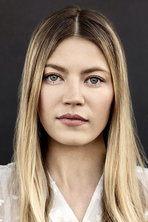 Hannah McKechnie portrait