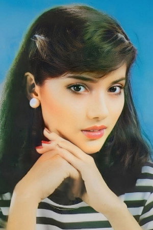 Marissa Haque portrait