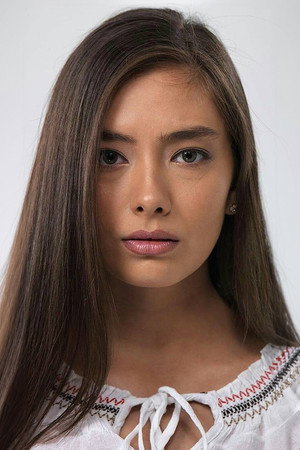 Neslihan Atagül portrait