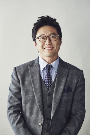 Park Shin-yang portrait