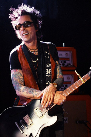 Earl Slick portrait