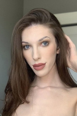 Ava Holt portrait