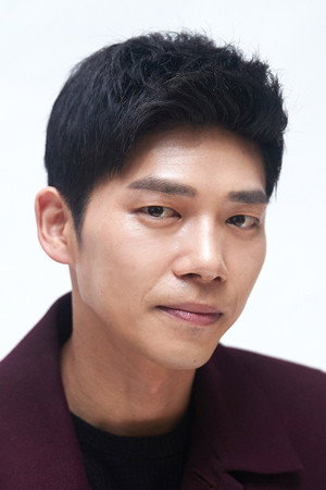 Ji Seung-hyun portrait