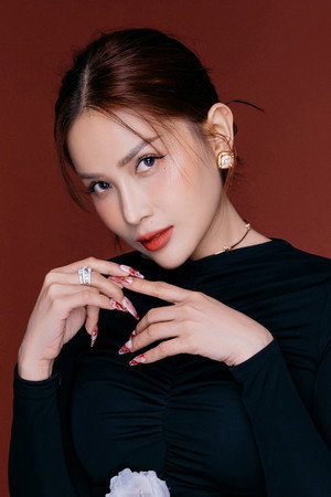 Khả Như portrait