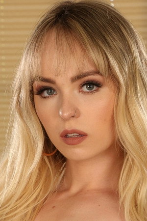 Lilly Bell portrait