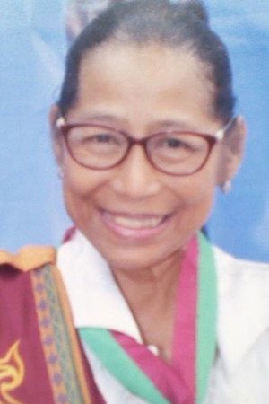 Flor Salanga portrait