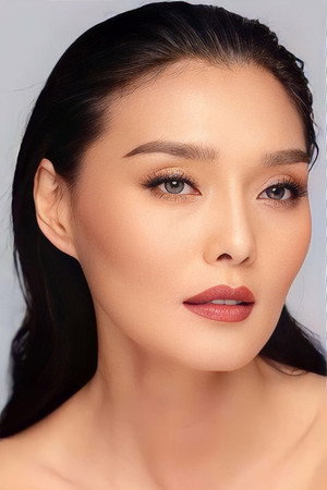 Russamee Thongsiripraisri portrait