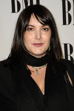 Danielle Brisebois portrait