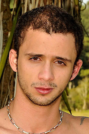 Erick Leony portrait