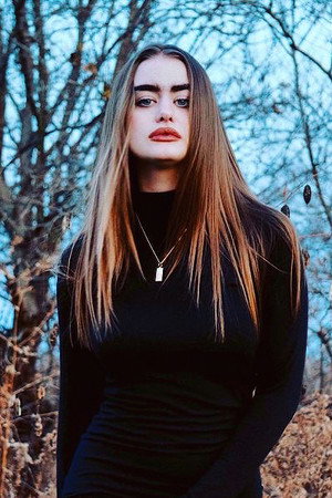 Alli Hart portrait