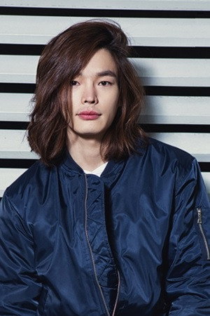 Choi Young-min portrait
