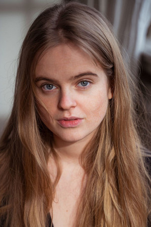 Stella Holzapfel portrait