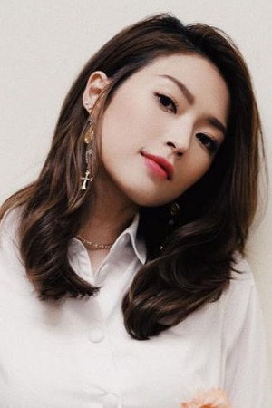 Shiga Lin Si-Nga portrait