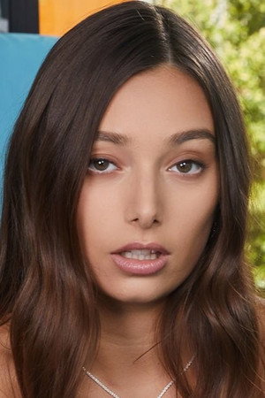 Shelena portrait