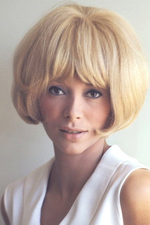 Mireille Darc portrait