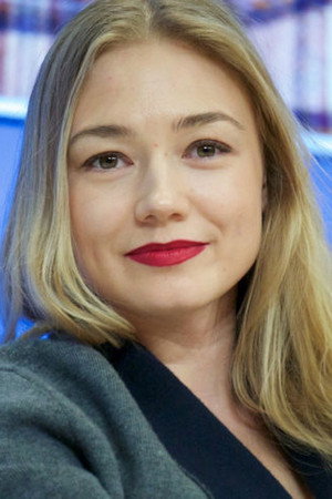 Oksana Akinshina portrait