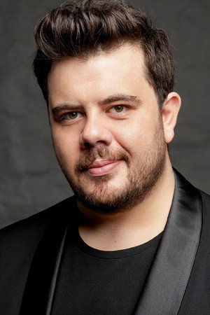 Eser Yenenler portrait