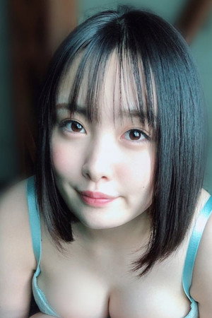Suzu Akane portrait