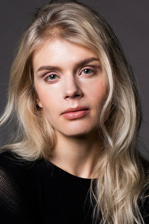 Alina Tomnikov portrait
