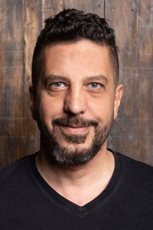 Eser Karabil portrait