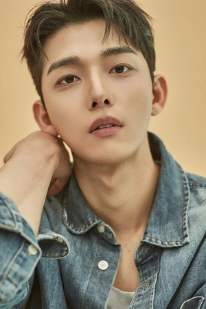 Yoo Jin-seok portrait