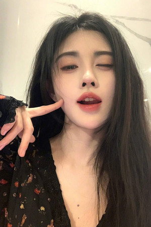 Ju Jingyi portrait