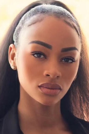 Malia Lenoir portrait