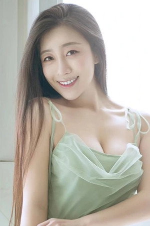 Zhang Yi Dan portrait