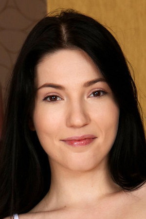 Mia Evans portrait