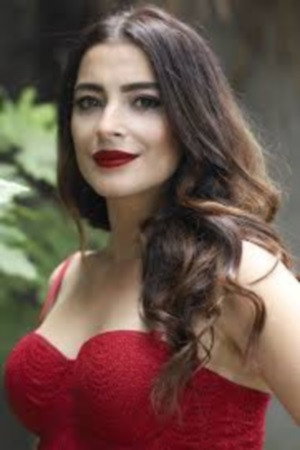 Mine Çayıroğlu portrait