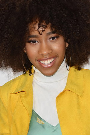 Zoë Renee portrait