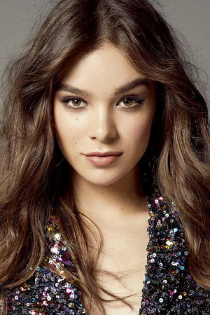 Hailee Steinfeld portrait