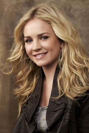 Britt Robertson portrait
