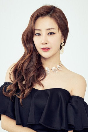 Oh Na-ra portrait
