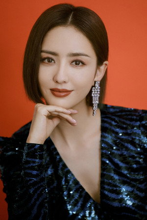 Tong Liya portrait