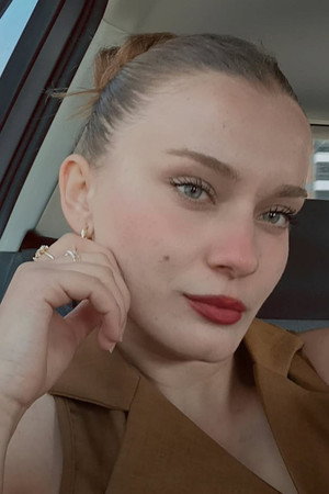 Nur Toprak portrait