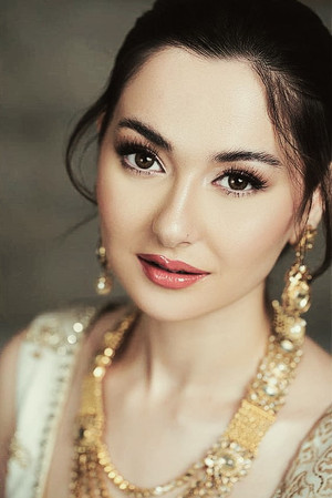 Hania Aamir portrait
