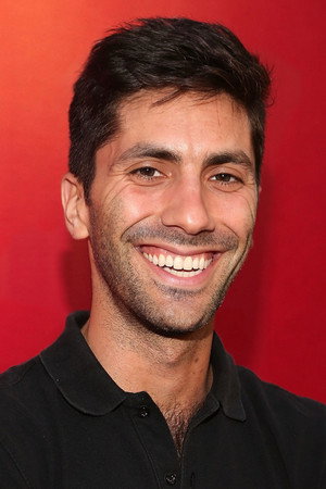 Nēv Schulman portrait
