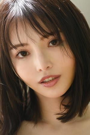 Riona Hirose portrait