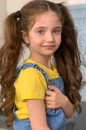 Alin Salar portrait
