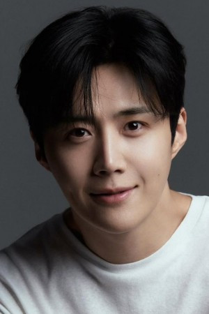 Kim Seon-ho portrait