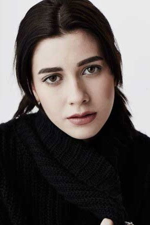 Gözde Mutluer portrait