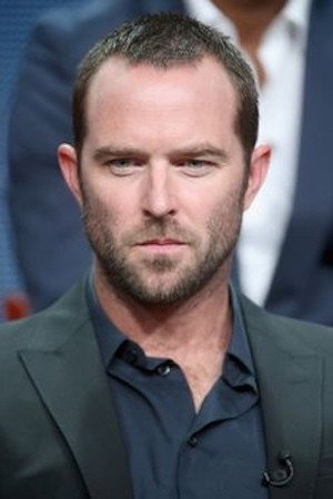 Sullivan Stapleton portrait
