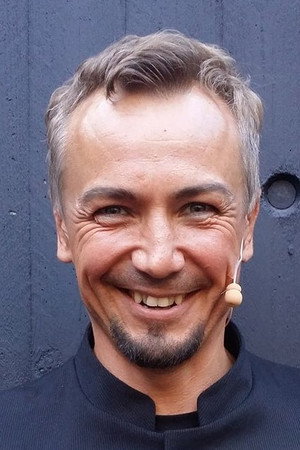 Janek Sarapson portrait