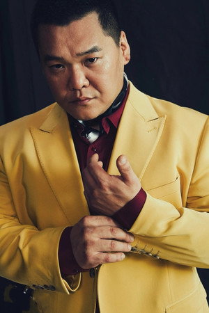 Li Long portrait